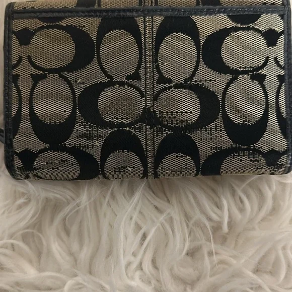 Coach Fold Wallet a little wear in fabric - Picture 7 of 8